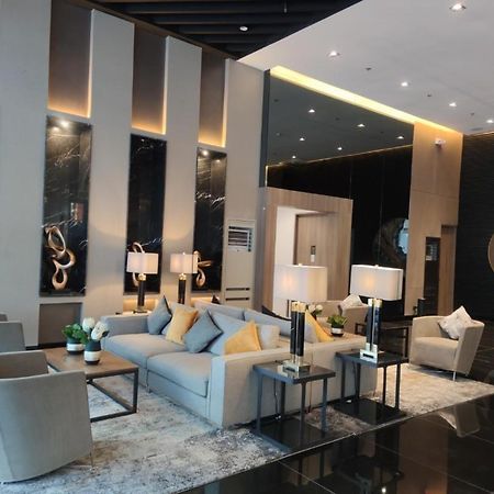 Great View 1 Bedroom Condo In Makati Near Trident Tower Manila Bagian luar foto