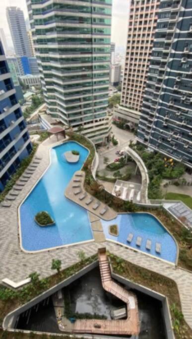 Great View 1 Bedroom Condo In Makati Near Trident Tower Manila Bagian luar foto