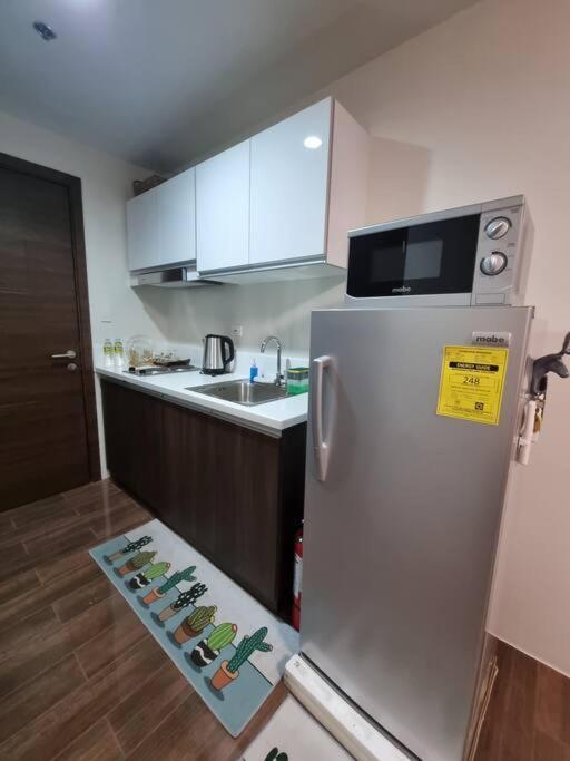 Great View 1 Bedroom Condo In Makati Near Trident Tower Manila Bagian luar foto