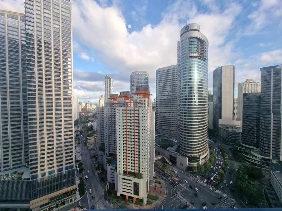 Great View 1 Bedroom Condo In Makati Near Trident Tower Manila Bagian luar foto
