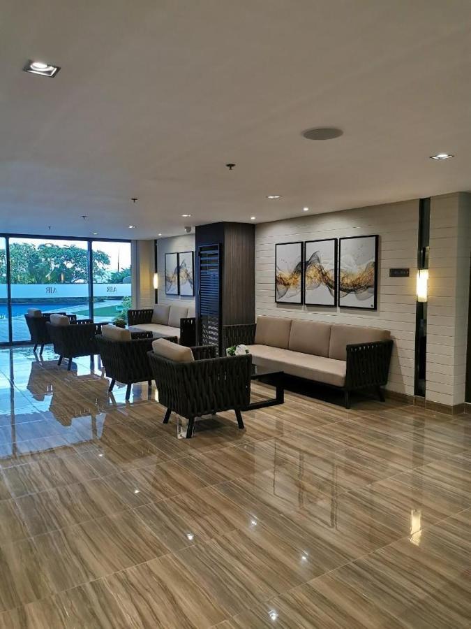 Great View 1 Bedroom Condo In Makati Near Trident Tower Manila Bagian luar foto